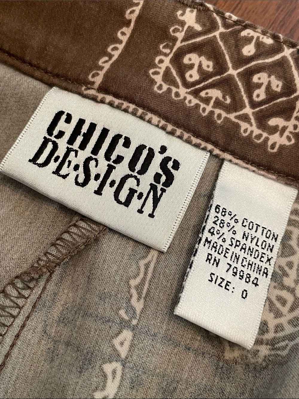 Chico's Design Brown Patterned Cropped Pants C37 - Picture 6 of 13